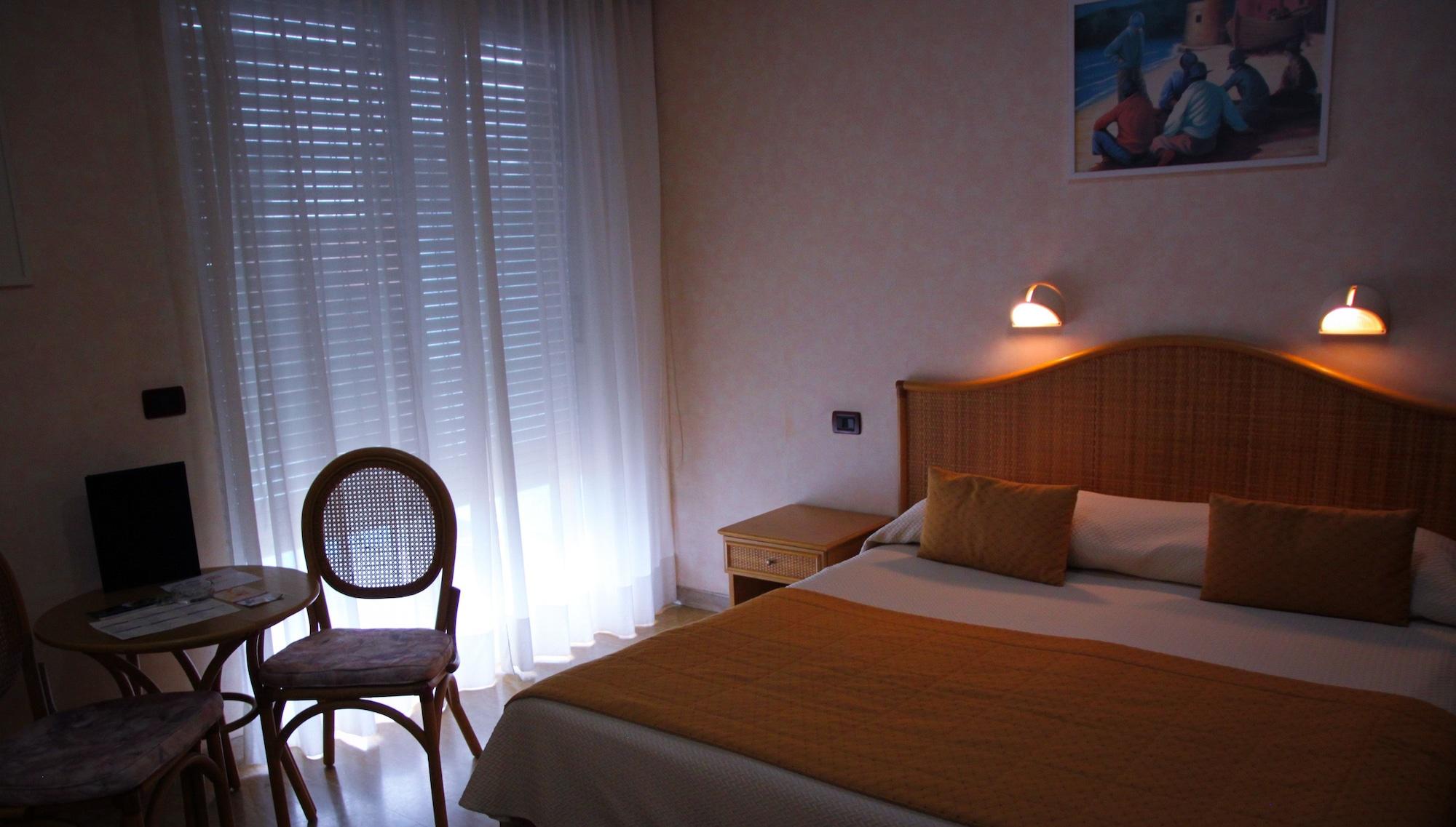 Hotel Garden Lido Loano Esterno foto