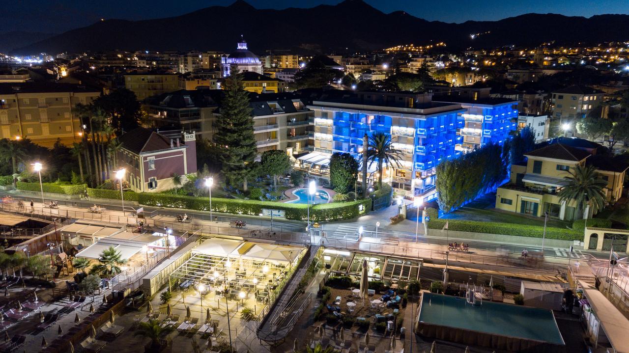 Hotel Garden Lido Loano Esterno foto